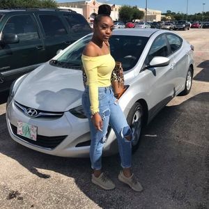 Meet your Posher, Olivia